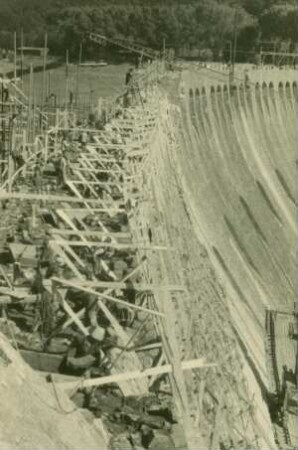 Zerstörte Edertalsperre, 1943