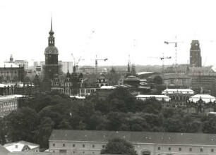 Dresden-Altstadt. Blick vom Haus der Presse über den Marstall gegen das Residenzschloss