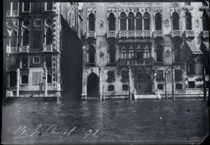 Venedig. Canal Grande. Palazzo Franchetti (links) und Palazzi Barbaro (rechts)