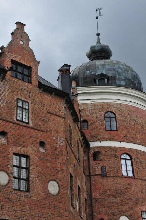 Mariefred - Aussenansicht von Schloss Gripsholm : Aussenansicht des Schlosses Gripsholm, aufgenommen am 22. Juli 2012 in Mariefred