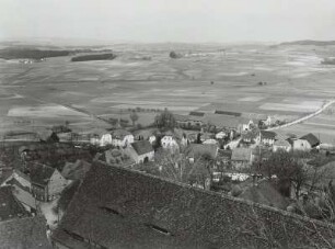 Stolpen, Blick vom Coselturm zum Schafberg : Stolpen, Blick vom Johannisturm (Coselturm) der Burg nach Nordosten. Kleinfelderwirtschaft