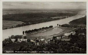 Postkartenalbum mit Motiven von Karlsruhe. "Karlsruhe. Rheinstrandbad Rappenwört vom Flugzeug aus". Rheinstrandbad Rappenwört