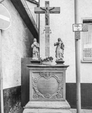 Kreuzigungsgruppe (Denkmalanlage); Hainburg, Fahrstraße