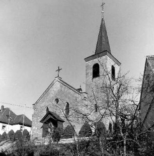 Katholische Pfarrkirche St. Bonifatius; Lützelbach, Mainstraße 20, Bonifatiusweg 10
