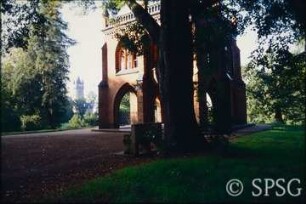 Potsdam, Park Babelsberg, Parkansicht mit Gerichtslaube.