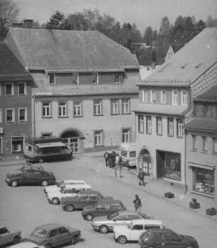 Adorf. Wohn- und Geschäftshäuser, Ernst-Thälmann-Platz 34 und 37. Straßenansicht
