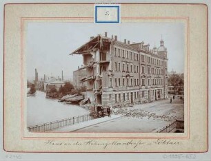 Das von der Wasserflut zerstörte Pohlesche Haus an der Hohenzollernstraße und -brücke (heute Oederaner Str.) in Löbtau (Dresden) am 30./31. Juli 1897