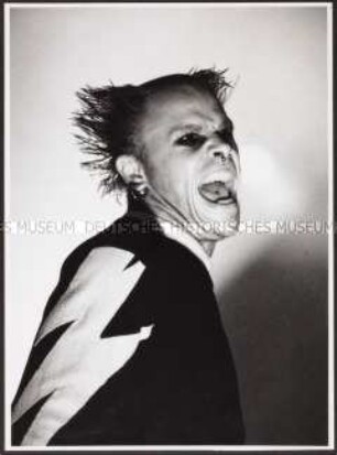 Sänger von "The Prodigy" beim Konzert (Sonderthema: Musik im Sucher)