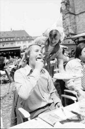 Freiburg: Holländische Mädchen; mit Käse