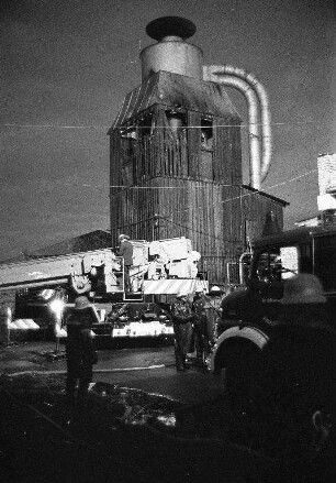Brand in einem Holzsilo der Möbelfabrik Markstahler & Barth in der Neureuter Straße 4