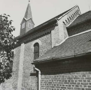 Katholische Kirche Maria - Hilfe der Christen und Pfarrhaus