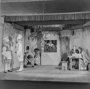 Sorbisches Volkstheater: "Dornröschen" : Bautzen. Deutsch-Sorbisches Volkstheater. Szene aus einem Theaterstück