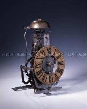 Eiserne Wanduhr
