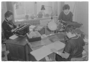Arbeitsplätze Versand (01.03.1963); Nachtsanatorium (02.03.1963); verschiedene Aufnahmen Stahlwerk Walzwerk Gleisbau Versand (10.03.1963); SM-Ofenkammern (11.03.1963)