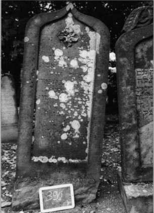 Grabstein 51 (Index: 100087688) Maße HxBxT: 156x64x9 cm: Grabstein 51