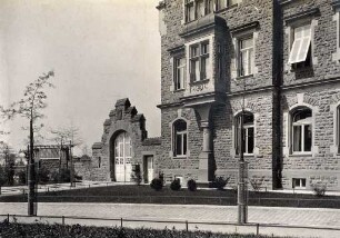 Städtisches Klinikum. Verwaltungsbau
