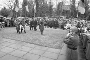 Gedenkstunde am Volkstrauertag für die Gefallenen der beiden Weltkriege auf dem Karlsruher Hauptfriedhof