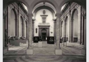 Aufstellung der Skulpturensammlung im Bode-Museum, Raum 03, Basilika