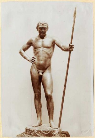 Wächter : Wächter. Bronze; Höhe ca. 1,80 m (1906; M. Molitor)