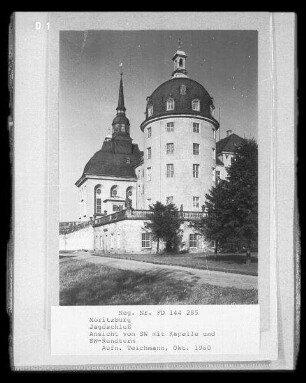 Schloss Moritzburg. Ansicht von Südwesten mit Kapelle