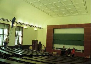 Freiburg im Breisgau: Renovierter Hörsaal im KG I