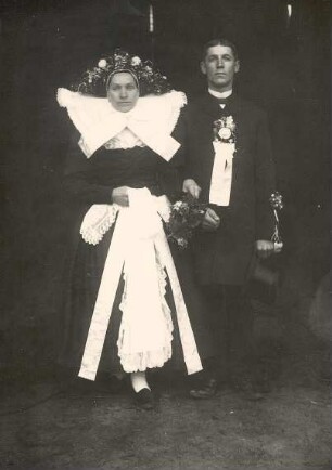 Braut und Bräutigam aus Werben : Kleidung - niedersorbische Tracht. Ort: Wjerbno / Werben. Braut und Bräutigam