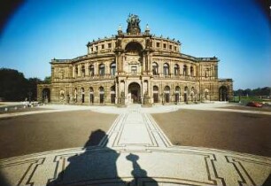 Dresden-Altstadt, Semperoper : Dresden-Altstadt. Semperoper vom Theaterplatz aus gesehen