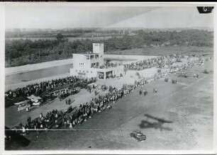 Issum-Sevelen, Flugplatz mit Schwimmbad, Flugschau