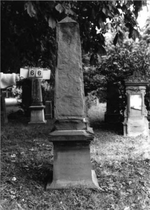 Grabstein 66