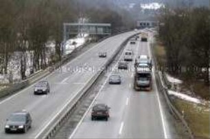 Blick auf eine Autobahn, wahrscheinlich A4 (Altersgruppe 14-17)