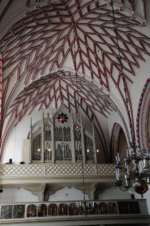 Johanniskirche : Blick auf die Orgel unter dem Kreuzgewölbe in der Johanniskirche. Aufgenommen im Juni 2008. Foto Uwe Gerig