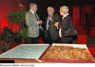 Festabend im Deutschen Hygiene-Museum. Kreuzworträtsel mit Russischbrot