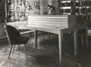 Großenhain. Allgemeine Öffentliche Bibliothek. Benutzerraum. Katalogschrank