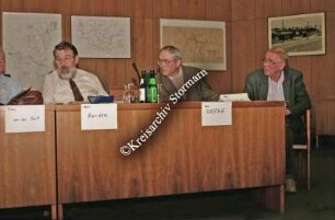 2. Stormarner Kulturforum "5 Tage im Mai: Kriegsende in Stormarn": Podiumsdiskussion im Kreistagssitzungssaal: Zeitzeugen auf dem Podium