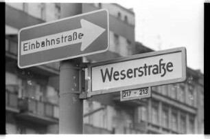 Kleinbildnegativ: Straßenschild, Weserstraße, 1977
