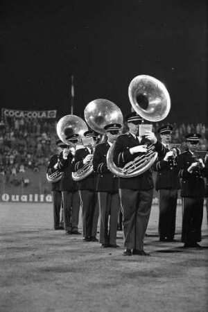 Unterhaltungsveranstaltung des "Nato-Sergeants-Major-Club" im Wildparkstadion zugunsten der Aktion "Karlsruher Sorgenkinder"