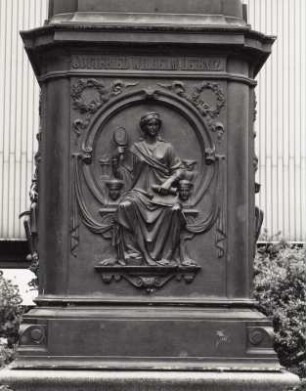 Denkmal für Gottfried Wilhelm Leibniz (1646-1716)§Universitätsstraße