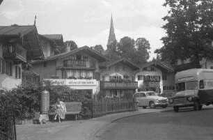 Miesbach: Häuser der Unterstadt und Kirchturm