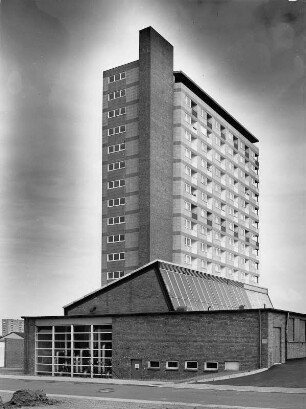 Ein mit Gas fernbeheiztes Hochhaus