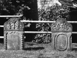 Ev. Kirche (Gefallenendenkmal , Grabmäler, Kirche); Schotten, Röderstraße 9