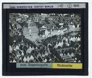 Emden, Rathaus : Luftbild, Marktplatz mit Rathaus