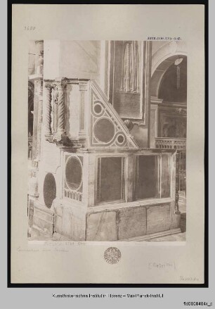 Evangelienkanzel, zusammengesetzt aus den Fragmenten des Ambo der ehemaligen Schola Cantorum