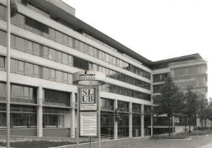 Dresden, Zellescher Weg 17. Bürogebäude DrePunct. Sächsische Landesbibliothek - Staats- und Universitätsbibliothek Dresden (SLUB). Zentralbibliothek