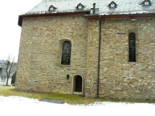 Ewersbach-Margarethenkirche-Ansicht von Norden-Langhaus im Nordnordöstlichen Teil-Bausubstanz im Kern 13 Jh als Ostverlängerung mit Polygonalem Chor (Fenster Barock überformt)