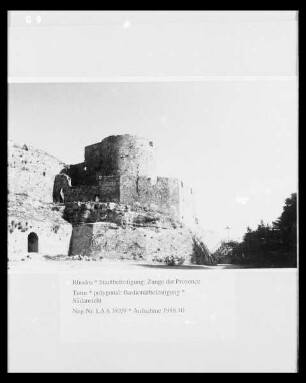 Stadtbefestigung: Zunge der Provence — Wehrturm