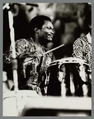 George Fiawoo : Portrait des Jazz-Schlagzeugers George Fiawoo beim Jazz Jamboree Warschau 1983