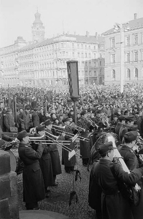 FDJ-Kundgebung mit Musikkappelle in Leipzig anlässlich des Todestages von Rosa Luxemburg und Karl Liebknecht,