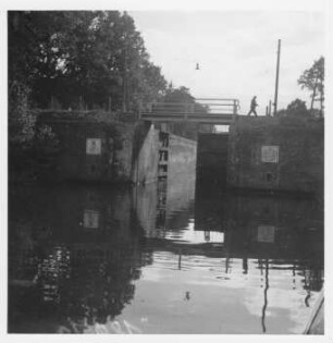 Dortmund-Ems-Kanal (DEK), Alte Schleuse Teglingen, Untertor halb geöffnet