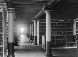 Leipzig, Universitätsbibliothek : Leipzig. Universitätsbibliothek, Beethovenstraße 6. Buchmagazin