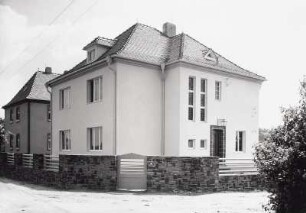 Wermsdorf. Zweifamilienhaus, Straßenansicht